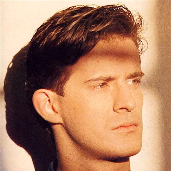 P. Lion - Legendario artista italiano de Italo Disco y synth-pop, conocido por sus himnos electrónicos de los 80